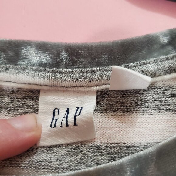 ✨ Gap Knitted Knit Striped Velvet Short Sleeve Shirt ✨ - Picture 2 of 5